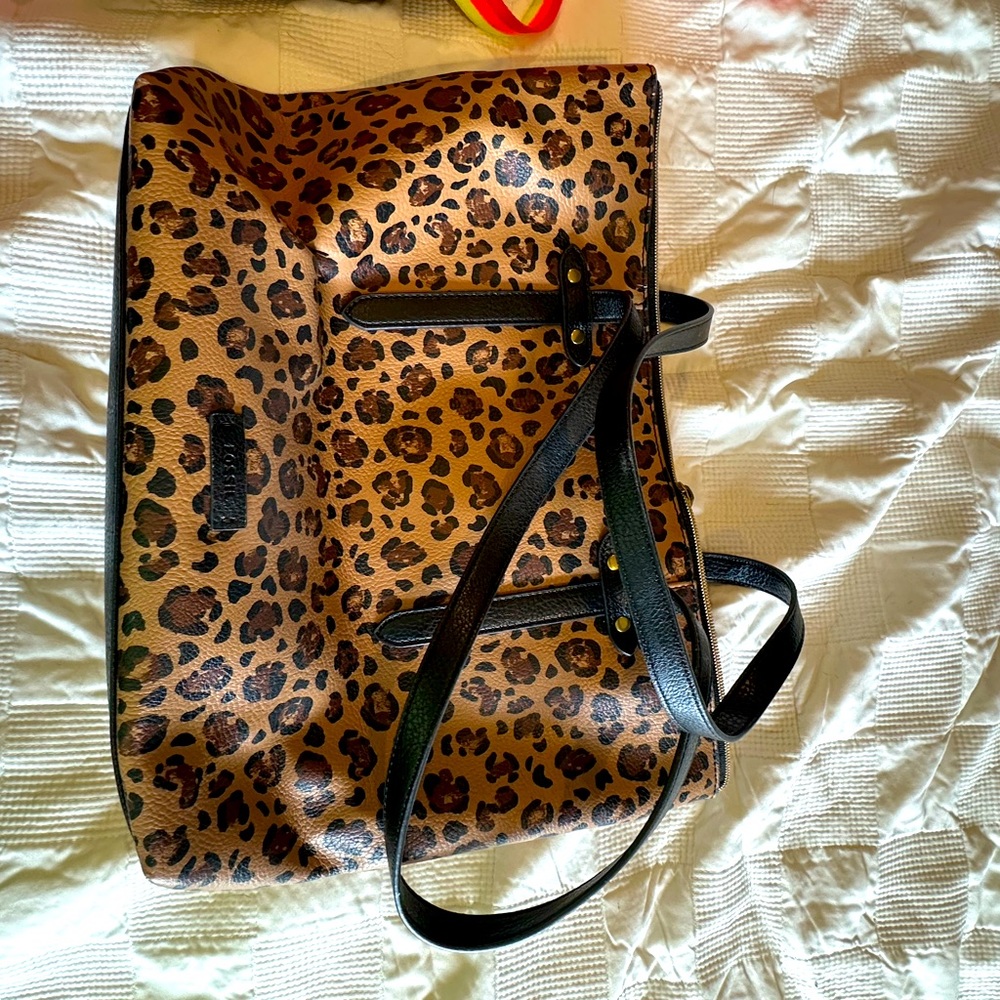 Fossil purse